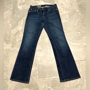 AG Jessie jean with a curvy boot fit. Color looks vintage wash. Nicely fitted.